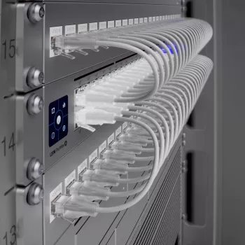 Ubiquiti UniFi USW-Pro-Max-48-PoE 48-portni 2,5G/Gigabit PoE++ upravljani switch, 4x SFP+