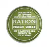 Fanattik magnetski otvarač boca na stražnjoj strani Metal Gear Ration
