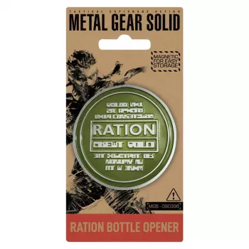Fanattik magnetski otvarač boca na stražnjoj strani Metal Gear Ration