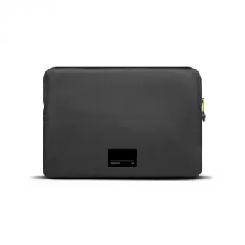 Native Union Ultralight navlaka za MacBook 15 inch (crna)