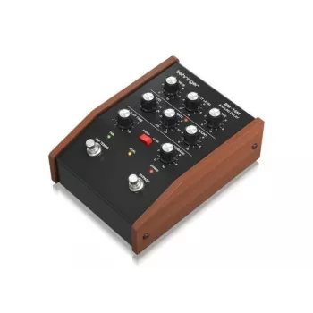 Behringer BM-14M analogni delay gitarska efekt pedala