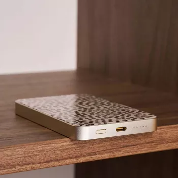Burga Magnetic 5000 mAh Power Bank Almond Latte Gold