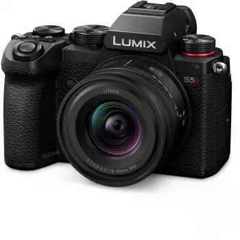 Panasonic Lumix DC-S5D fotoaparat s kompletom objektiva 18-40mm (DC-S5DNE-K)