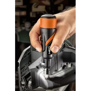 NEO TOOLS 04-200 USB-C 3,6 V akumulatorski odvijač s 10 bitova i plastičnom kutijom