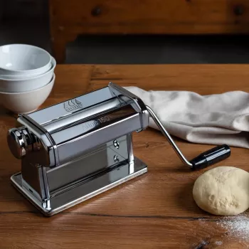 Marcato Atlas 150 Roller Premium Manual Pasta Machine, Chrome Steel, 150mm Rollers, 10 Thickness Settings, Silver