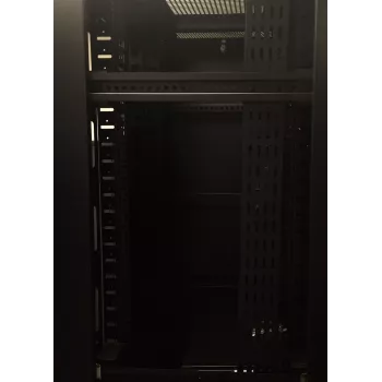 DS-IT vertikalni panel za upravljanje kabelima - 27U - 30 cm širine (DS-CABLETRAY-27U-30)