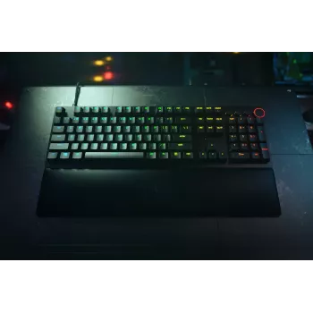 Razer Huntsman V2 žična optička gaming tipkovnica, Linear Red Switch, nordijski raspored, RGB, crna (RZ03-03930600-R3N1)