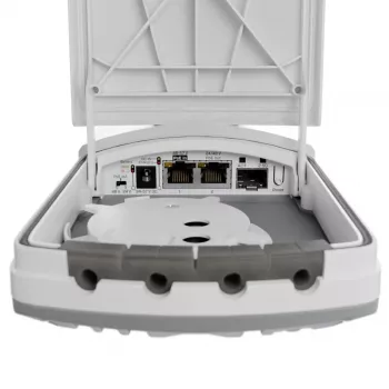 MikroTik FTC21-UPS optički na bakreni medijski konverter s integriranim UPS-om, 1x Gigabit Ethernet, 1x SFP, pasivni PoE, rezervno napajanje baterijom, zidna montaža