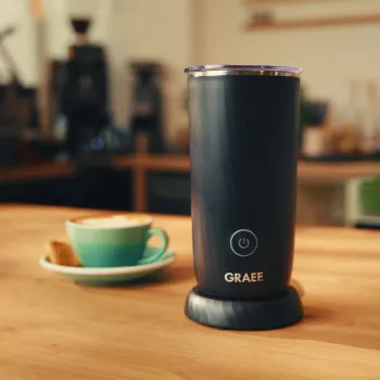 GRAEF MS 402 EU automatski napuhivač mlijeka, 240 ml kapacitet grijanja, crni