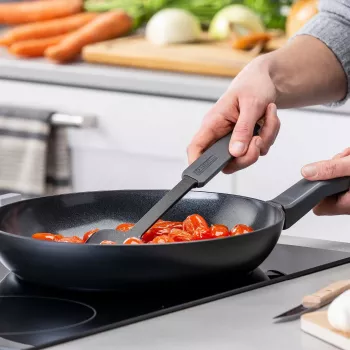 Fackelmann Statement tava za prženje 28 cm aluminij neprianjajuća crna indukcija 66082
