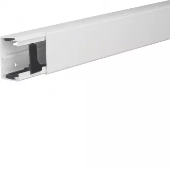 Hager LFE4006009016 vremenski otporni UV-postojani kabel-kanal, 40x60 mm, 2 m, prometno bijeli