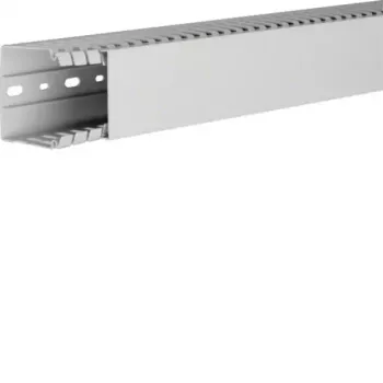 Hager kanal za ožičenje 2000 x 60 x 60 mm svijetlo sivi HA760060